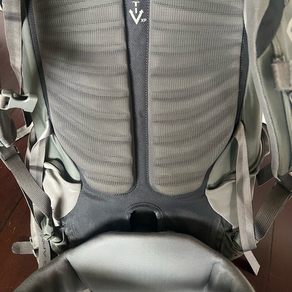 Black Diamond Onyx 55L Backpack Size SM/M. - Picture 8 of 9